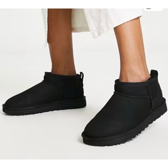 UGG Classic Ultra Mini Boot Black / Black Women's Size 10 - Picture 1 of 7